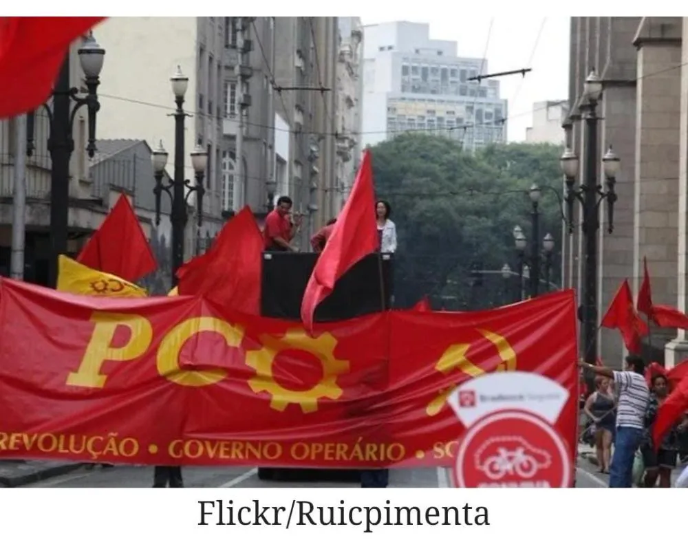 ROMPE COM LULA E DEFENDE VOTO NULO