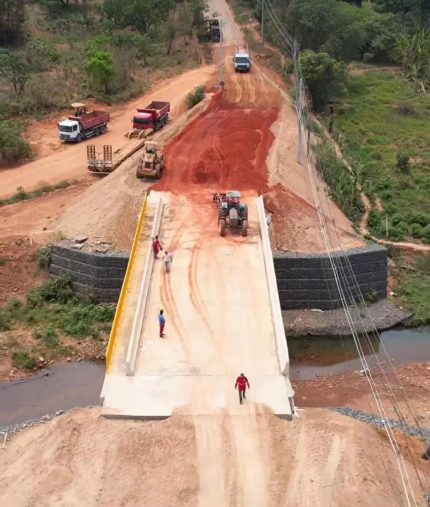 PONTE SOBRE O RIBEIRÃO SANTA MARIA 