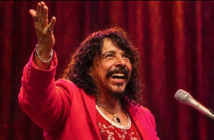 JÚLIO ROCHA RELEMBRA SUCESSO 